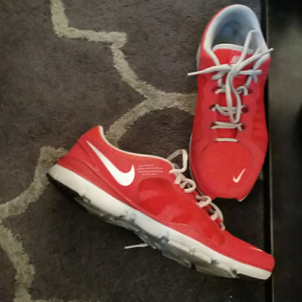 Nike Tennis Shoes